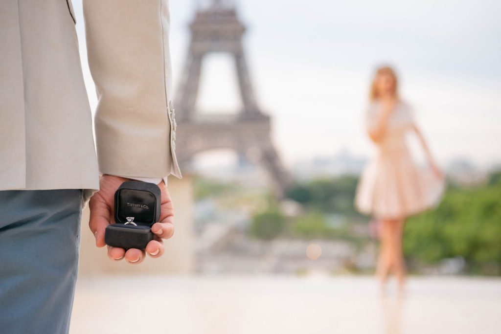 surprise-proposal-in-paris_13
