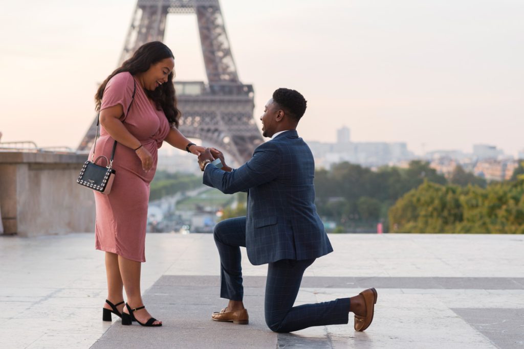 surprise-proposal-in-paris_18