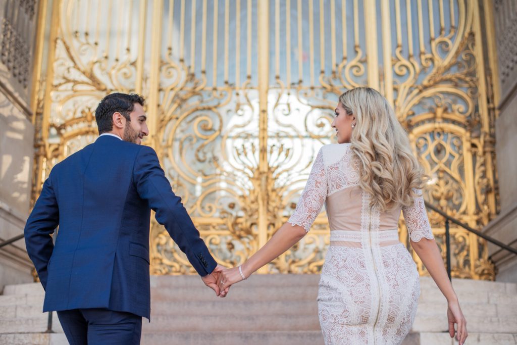 PARIS-LOCATIONS-COUPLE-PICTURES
