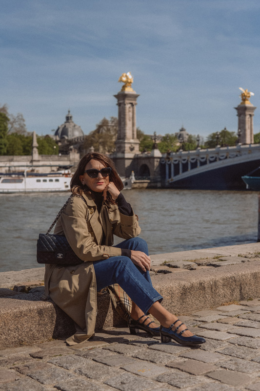 Paris-photoshoot-on-bridge_9