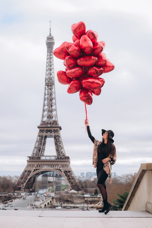 Paris-photoshoot-with-balloons_2