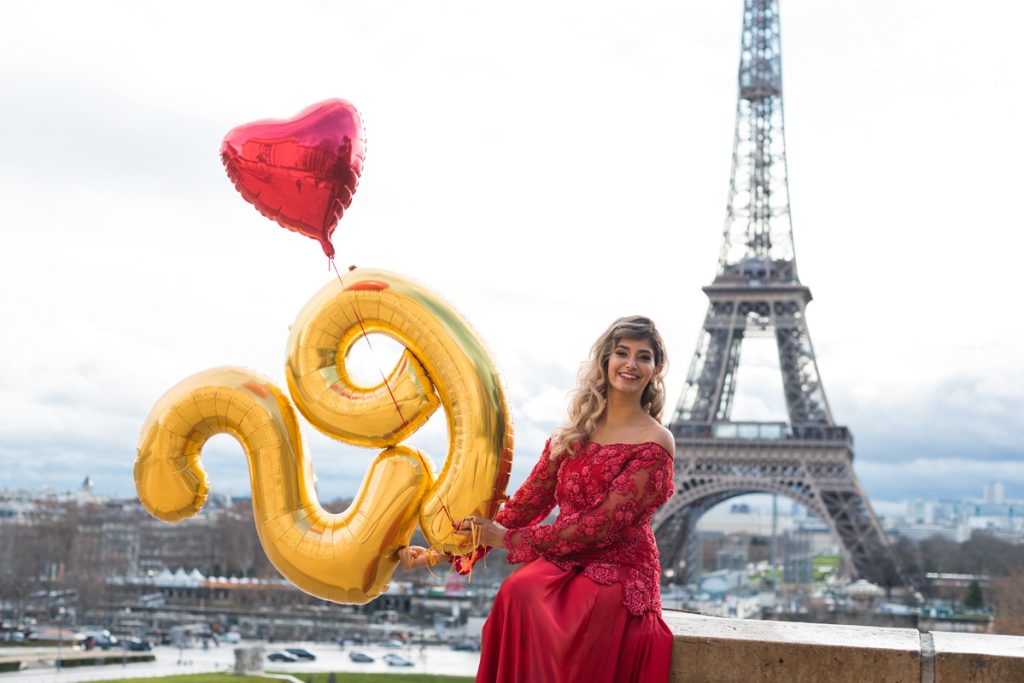 Paris-photoshoot-with-balloons_3