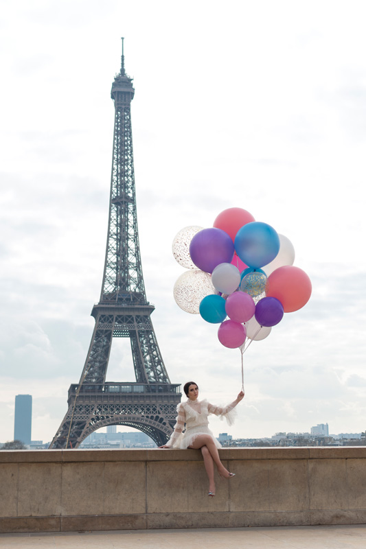 Paris-photoshoot-with-balloons_8